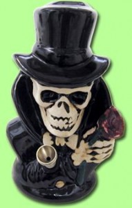 skull in top hat bong